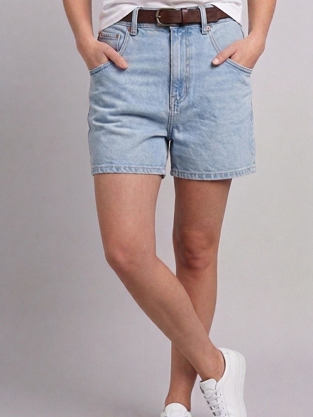 ZARA Women’s Light Wash Blue Denim Bermuda Shorts Size 4